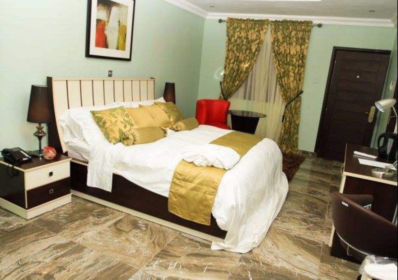Hotel Islanders Lounge *