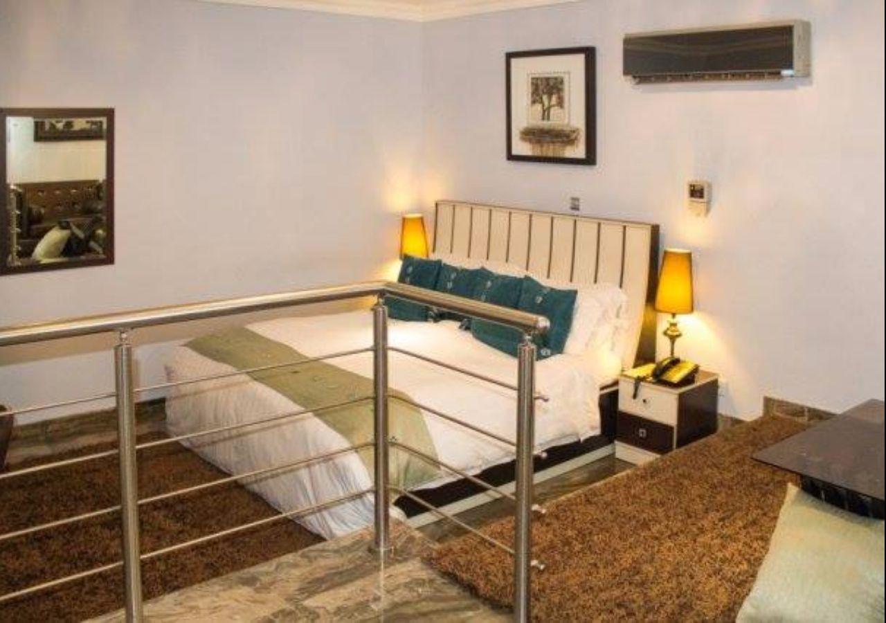 Islanders Lounge Hotel