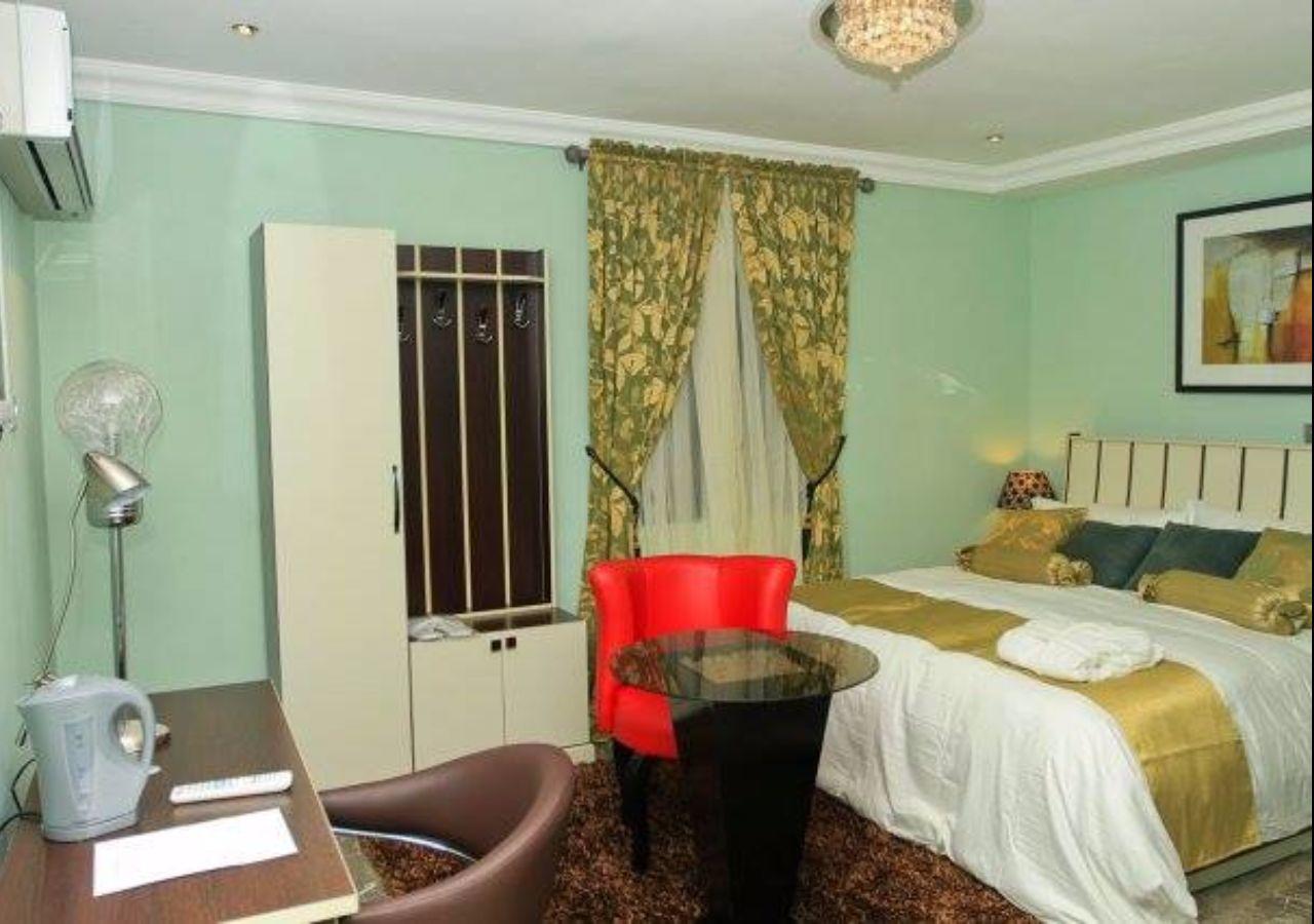 Islanders Lounge Hotel